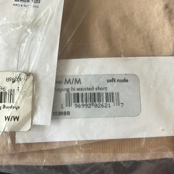 SPANXsculpt™ Seamless Power High-Waisted Mid-Thigh Short - Picture 5 of 5